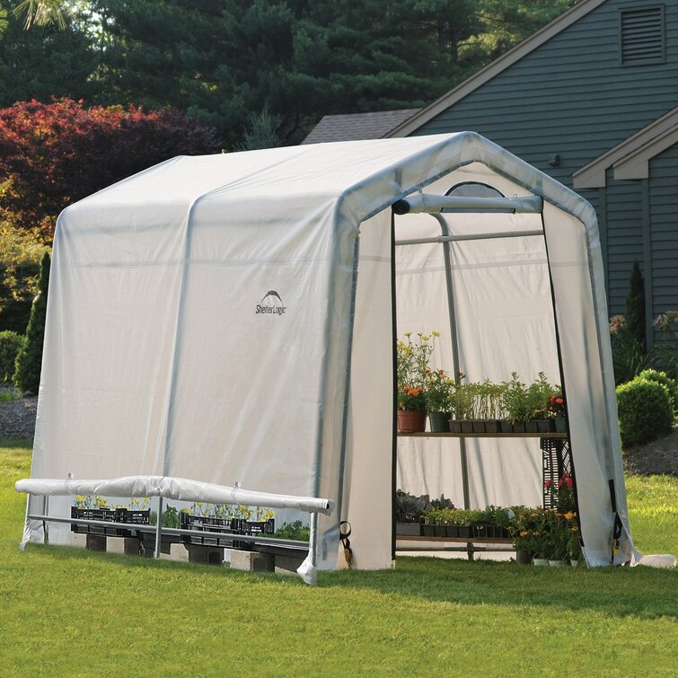 Serre de 1,8 m de large x 2,4 m de profondeur