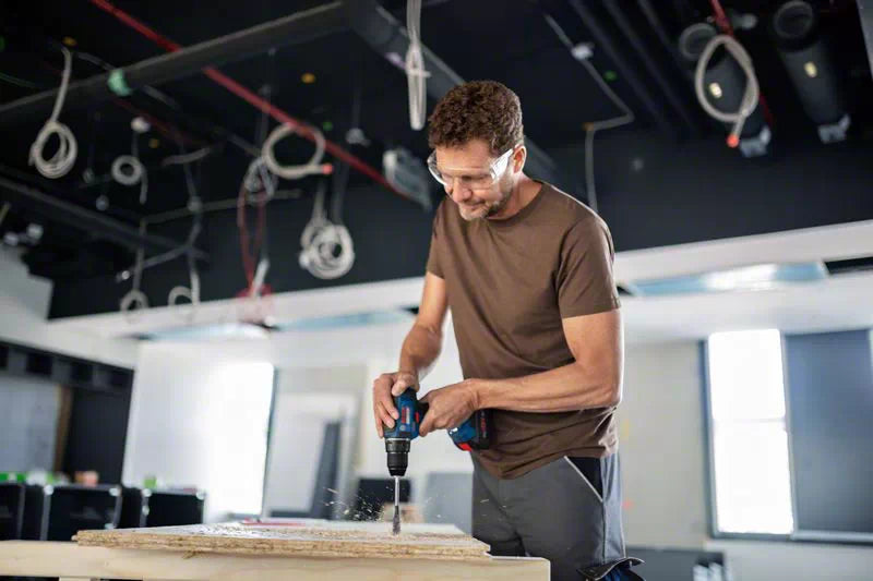 BOSCH COMBI-KIT 5 OUTILS 18V : GSR 18V-55 + GWS 18V-10 + GKS 18V-57-2 + GSA 18V-LI + GST ​​18V-125 B + 3 BATTERIES 4.0 AH + GAL 1880CV + SAC L (C) PROFESSIONAL