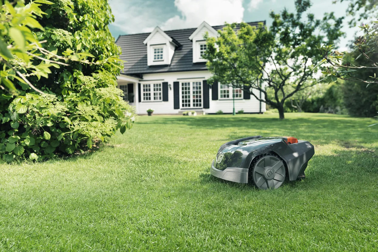 Husqvarna Automower 105 avec kit d'installation (exclusivité en ligne) 