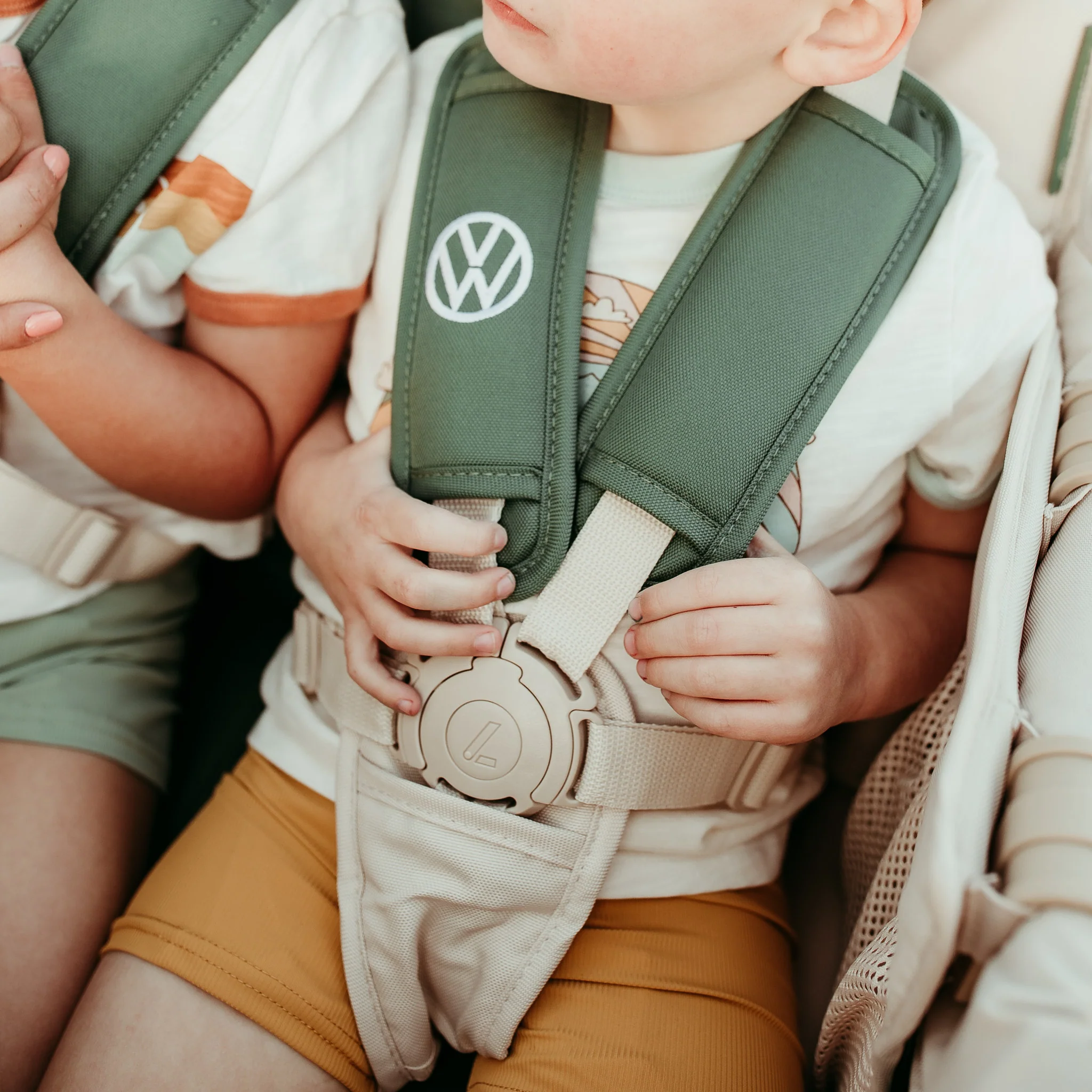 W0NDERF0LD  Volkswagon Special Edition Quad (4 seater) Stroller Wagon