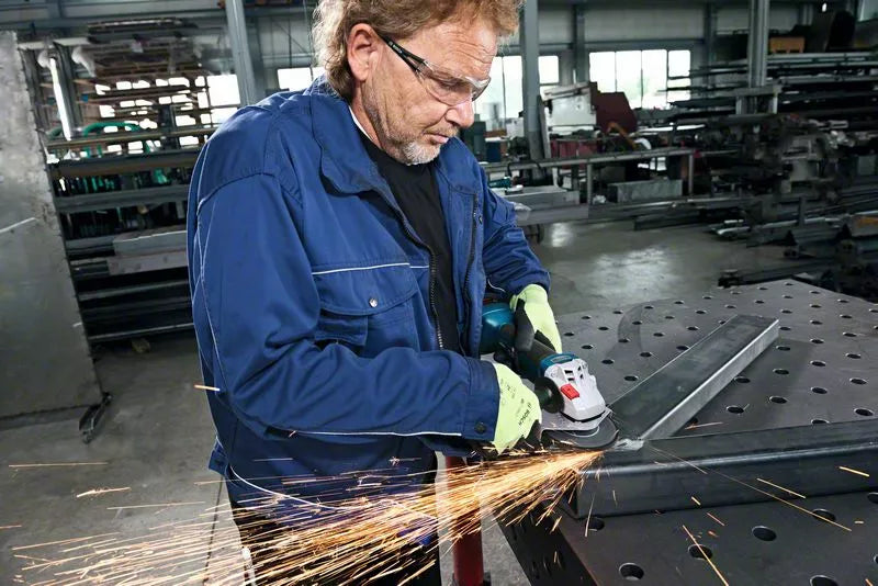 BOSCH COMBI-KIT 4 18V TOOLS: GSR 18V-110C + GDX 18V-210C + GWS 18V-10 + GBH 18V-24C + 1 4.0 AH BATTERY (PROCORE) + 2 5.5 AH BATTERIES (PROCORE) + GAL 1880CV ( L)PROFESSIONAL