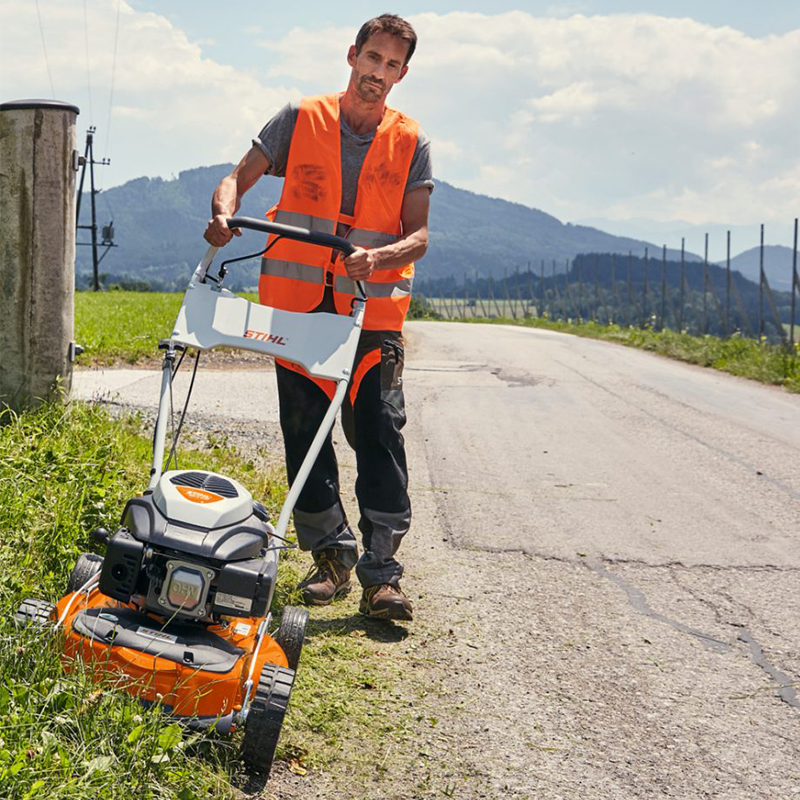 Stihl BENZIN-RASENMHER MIT MULCHFUNKTION RM 4 R