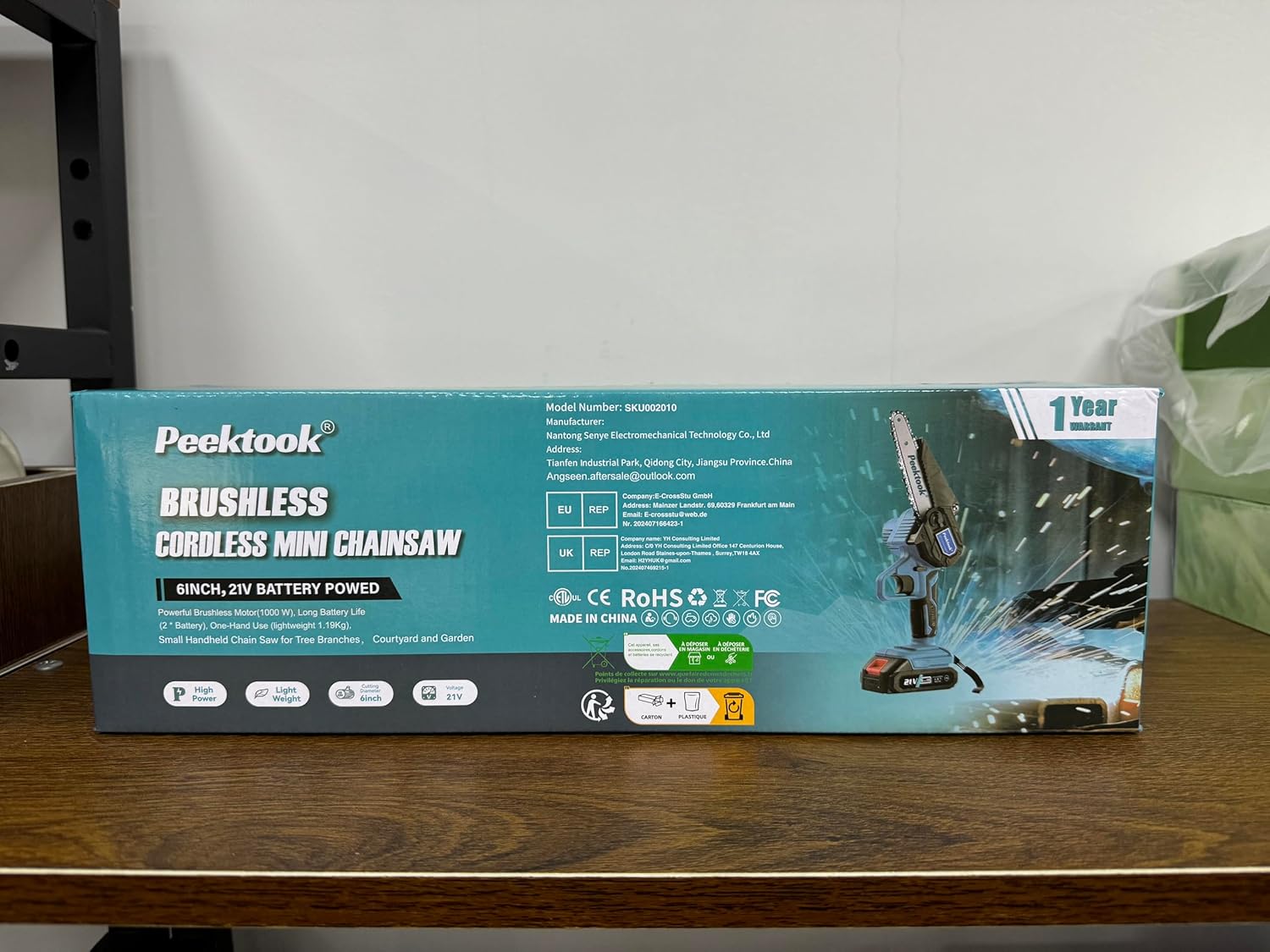 Mini Trononneuse à Batterie 6 Pouces, 4000mAh Mini Trononneuse lectrique Sans Fil avec 2 Batteries 2.0Ah, 2 Chanes, Vitesse de coupe de 10 m/s pour la Coupe du bois, l'élagage le Jardin